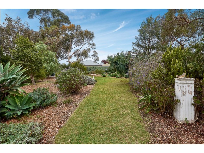 6 Love Avenue, Strathalbyn SA 5255