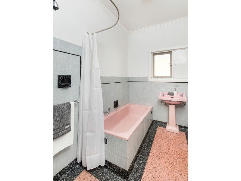 15 Milnes Road, Strathalbyn SA 5255