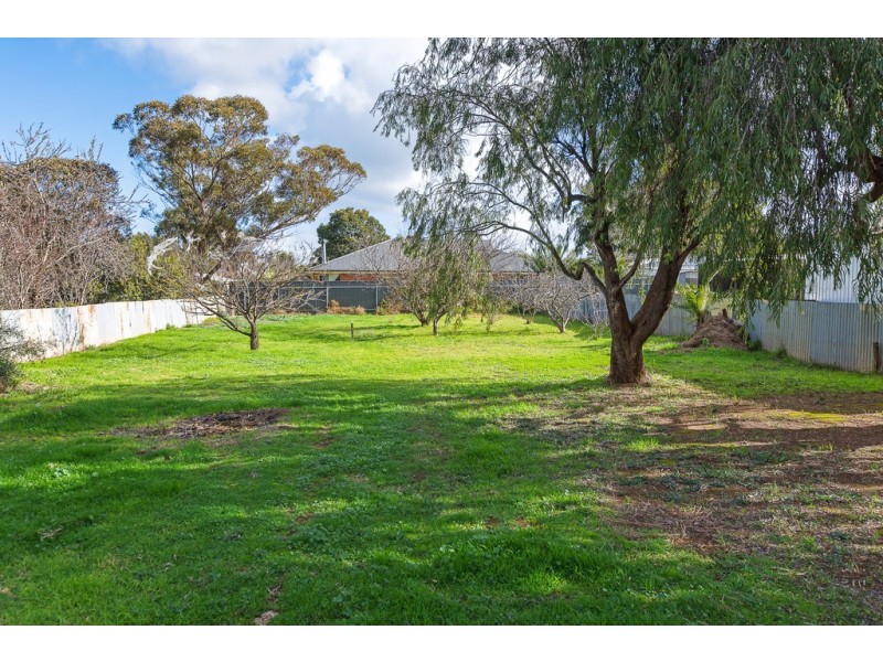15 Milnes Road, Strathalbyn SA 5255