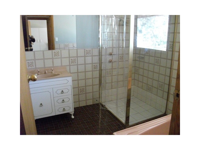 24 Burnside Road, Strathalbyn SA 5255