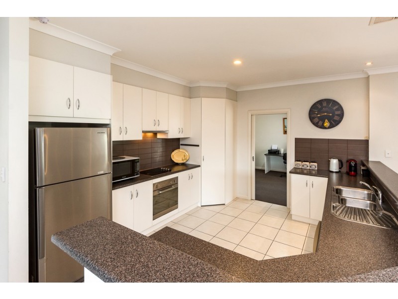 13 Strathford Way, Strathalbyn SA 5255