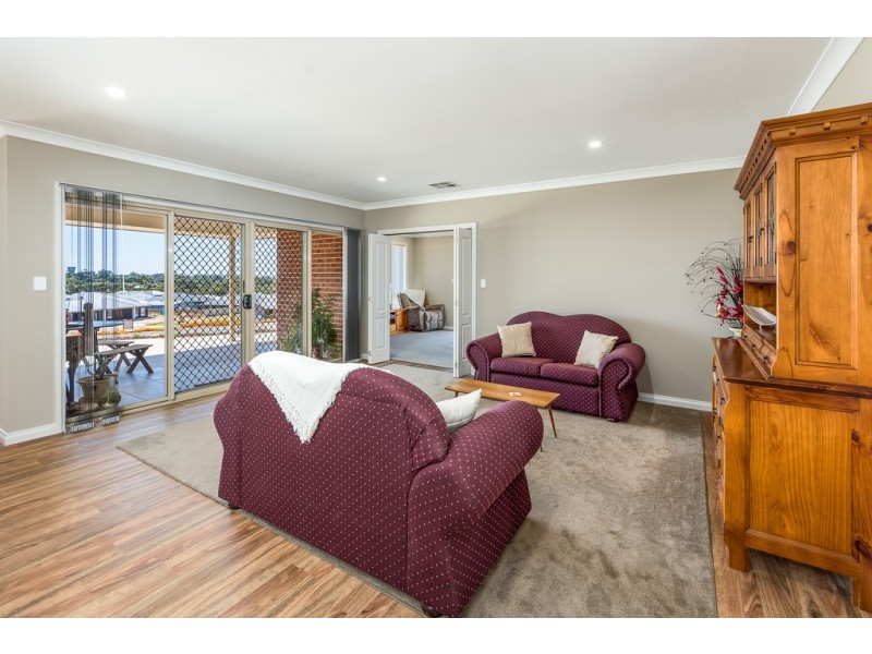 15 Davey Street, Strathalbyn SA 5255