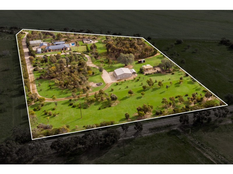 94 Moore Road, Strathalbyn SA 5255