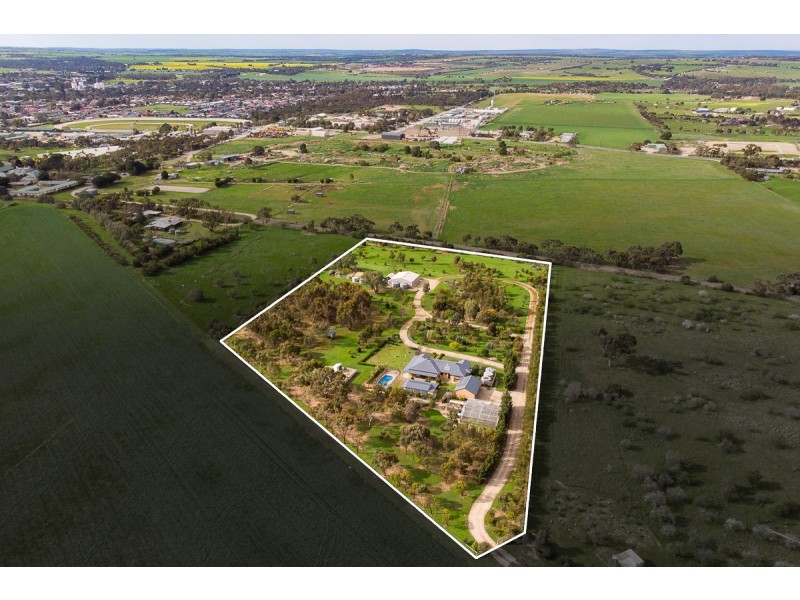 94 Moore Road, Strathalbyn SA 5255