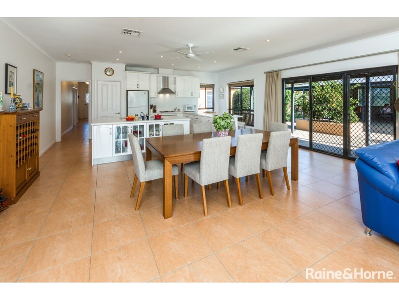 94 Moore Road, Strathalbyn SA 5255