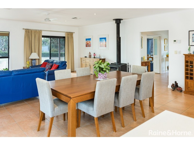 94 Moore Road, Strathalbyn SA 5255