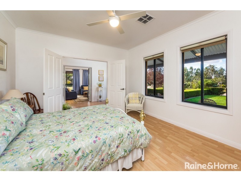 94 Moore Road, Strathalbyn SA 5255