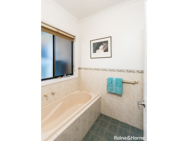 94 Moore Road, Strathalbyn SA 5255