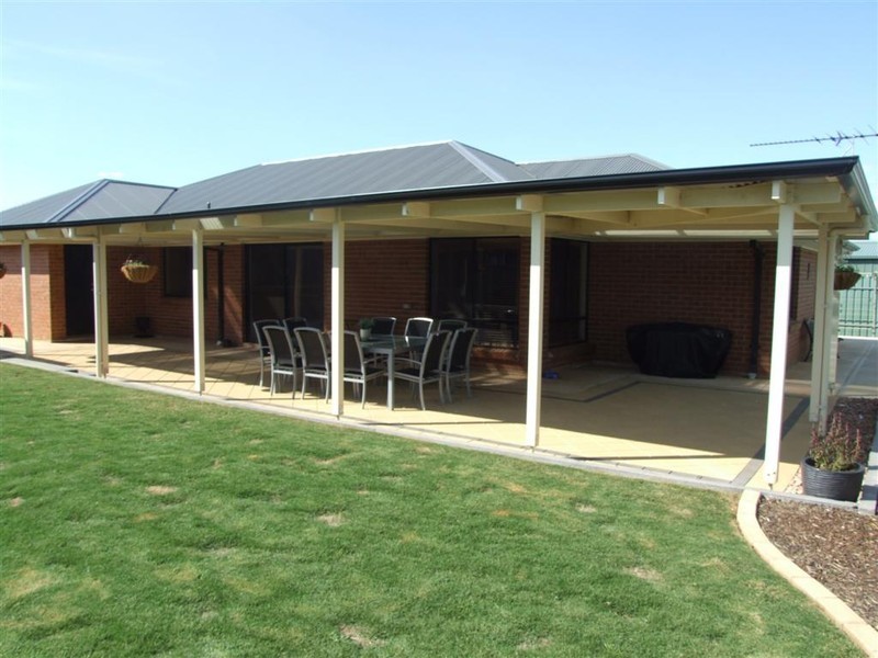 25 Strathmont Drive, Strathalbyn SA 5255