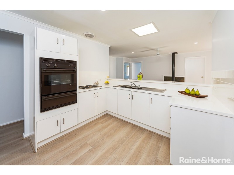 11 Parker Avenue, Strathalbyn SA 5255