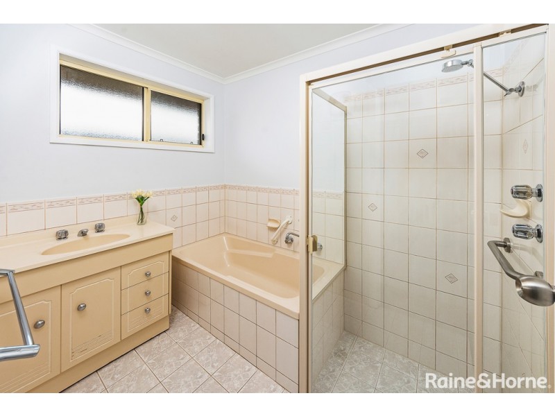 11 Parker Avenue, Strathalbyn SA 5255