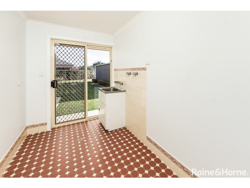 11 Parker Avenue, Strathalbyn SA 5255