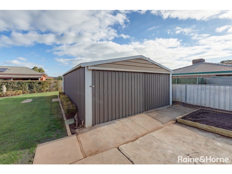 11 Parker Avenue, Strathalbyn SA 5255