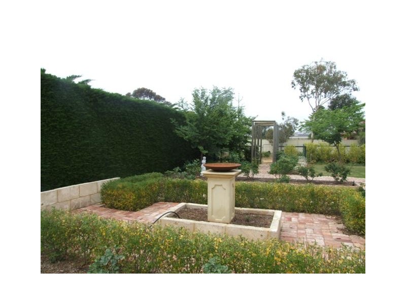 14 Manse Road, Strathalbyn SA 5255