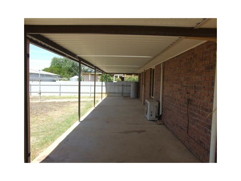 12 Liverpool Drive, Strathalbyn SA 5255