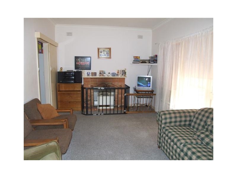 15 Milnes Road, Strathalbyn SA 5255