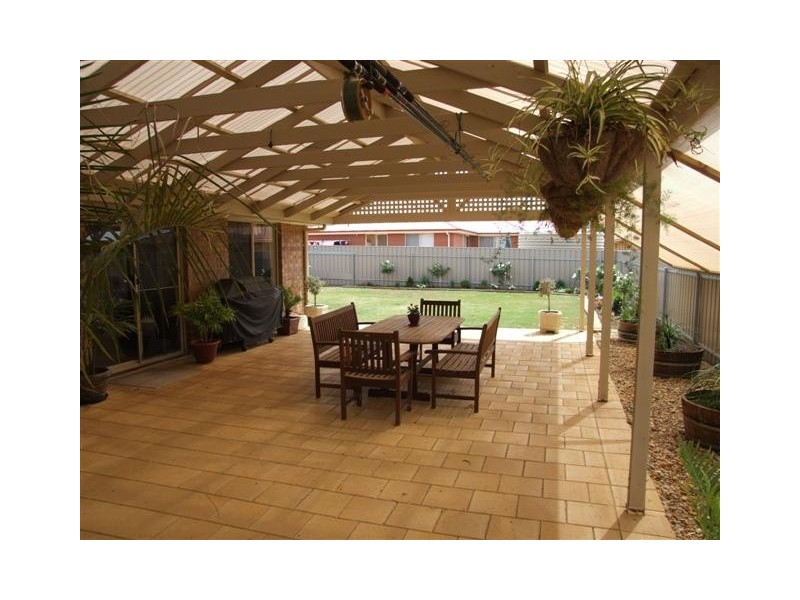 17 Elsie Drive, Strathalbyn SA 5255