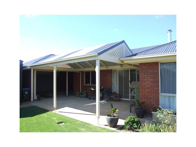 69 Strathmont Drive, Strathalbyn SA 5255