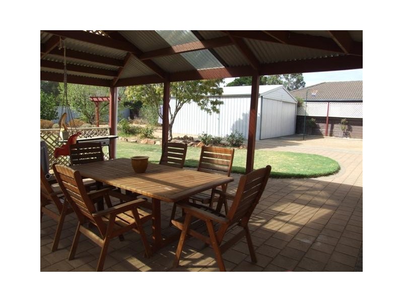 15 Kennedy Crescent, Strathalbyn SA 5255