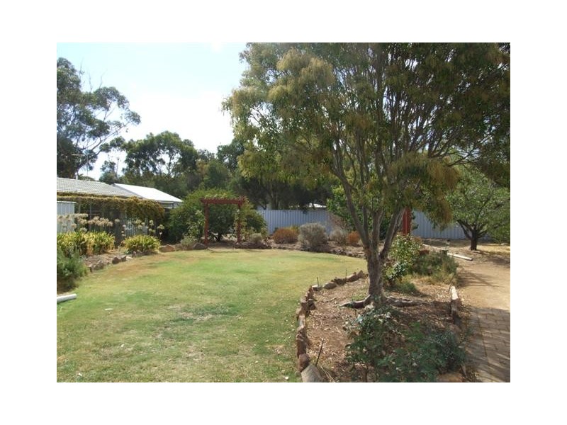 15 Kennedy Crescent, Strathalbyn SA 5255