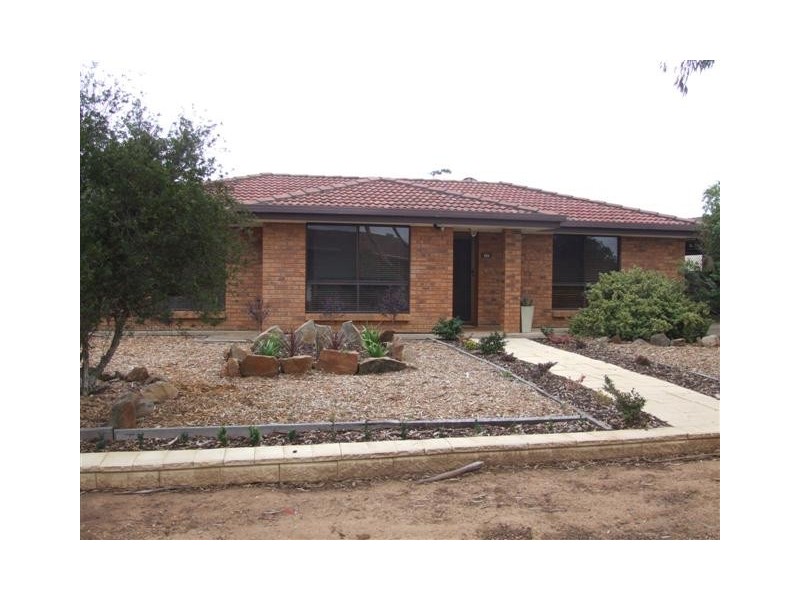 15 Kennedy Crescent, Strathalbyn SA 5255