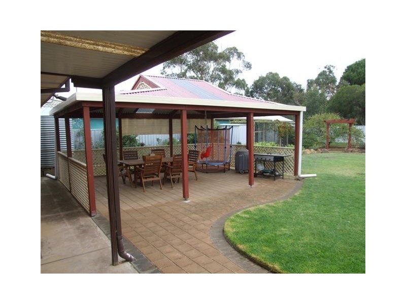 15 Kennedy Crescent, Strathalbyn SA 5255
