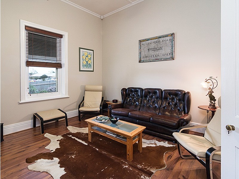 10 Rowe Street, Strathalbyn SA 5255