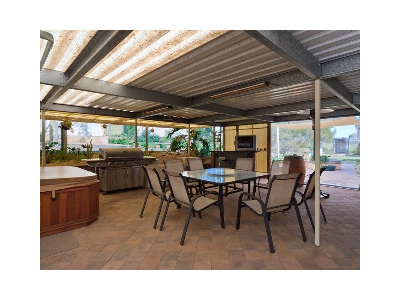 34 Meyers Road, Strathalbyn SA 5255
