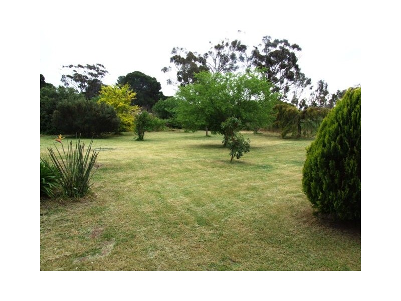 8 Marchant Road, Strathalbyn SA 5255