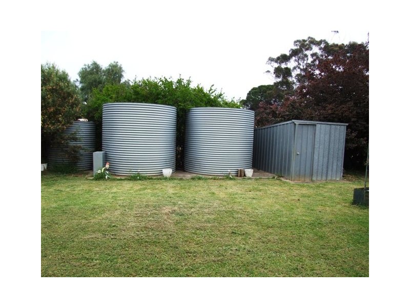 8 Marchant Road, Strathalbyn SA 5255