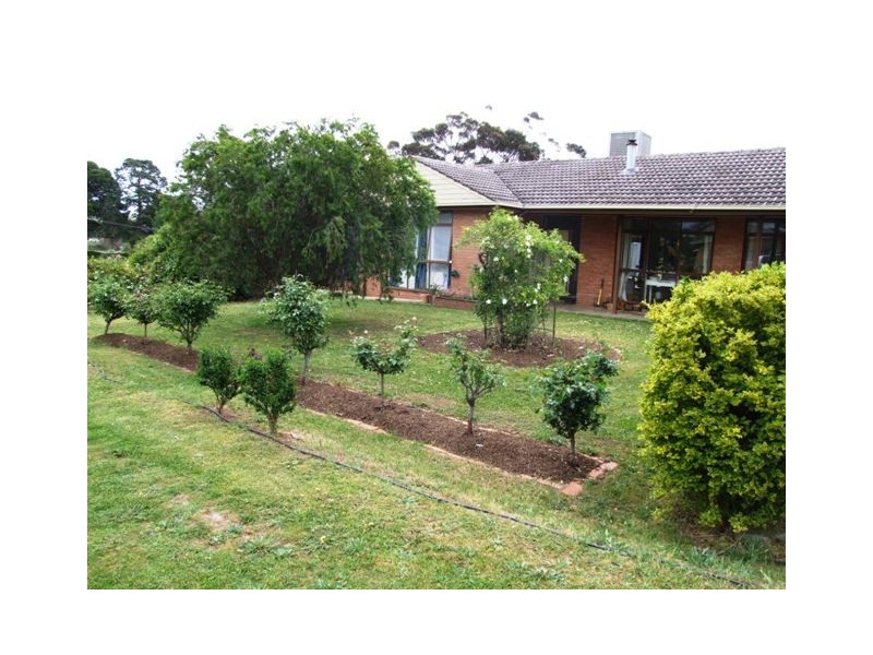 8 Marchant Road, Strathalbyn SA 5255