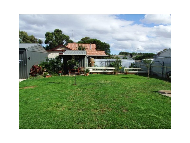 12 Liverpool Drive, Strathalbyn SA 5255