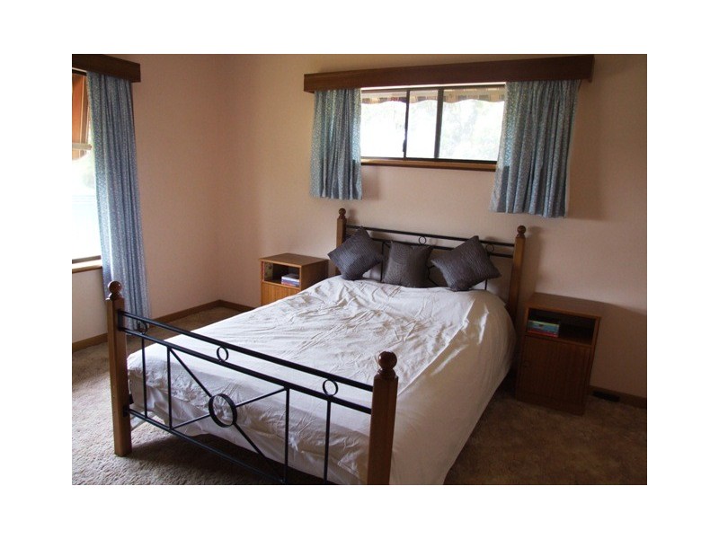 8 Taylors Lane, Strathalbyn SA 5255