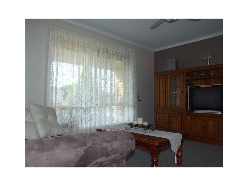 23 Strathmont Drive, Strathalbyn SA 5255