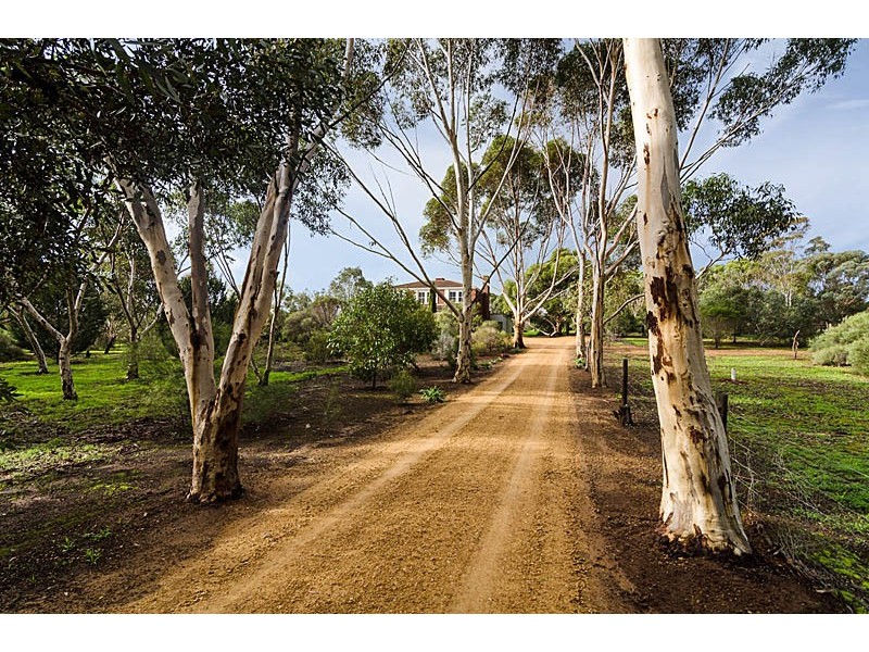 18 Meyers Road, Strathalbyn SA 5255