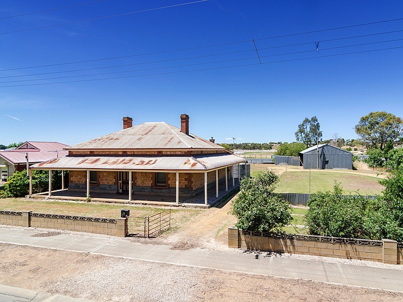 11 Hooper Road, Strathalbyn SA 5255