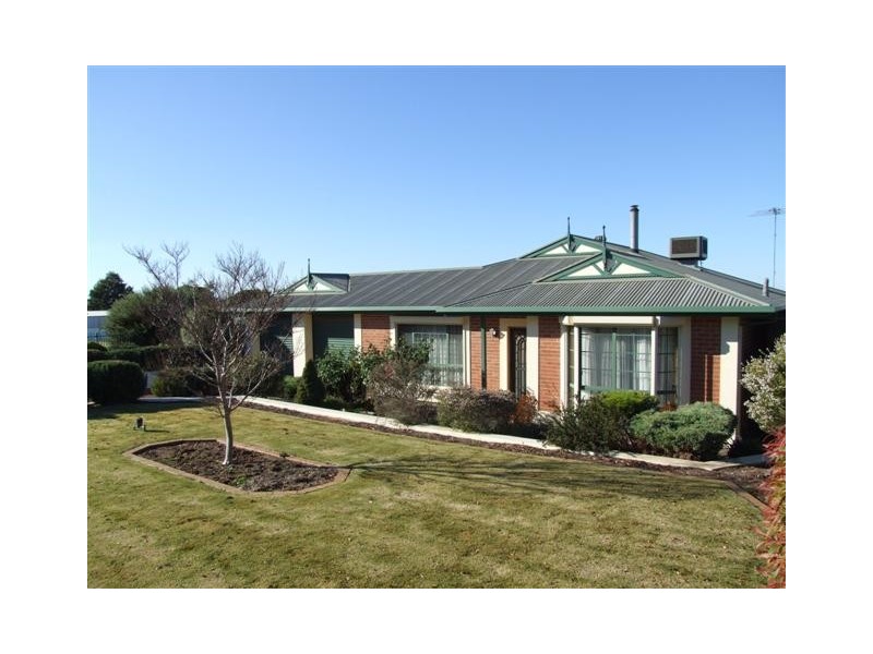 17 Gollan Avenue, Strathalbyn SA 5255