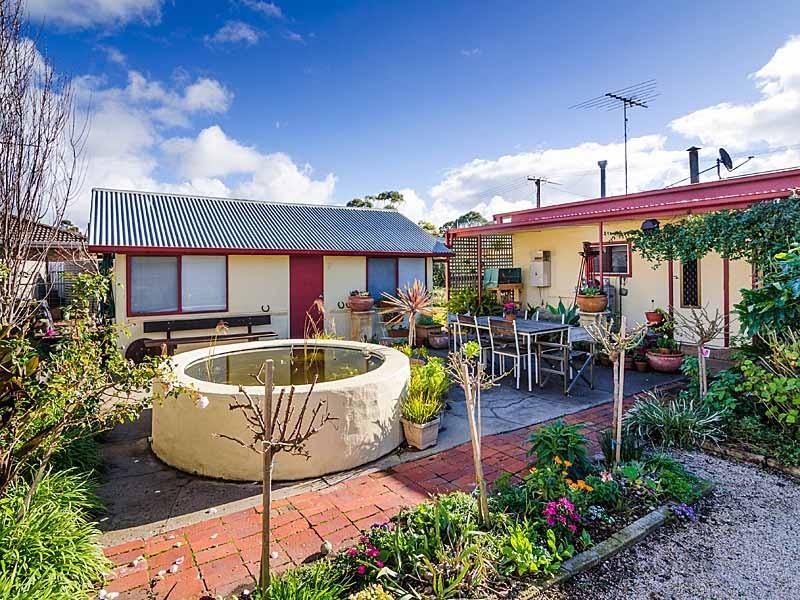 10 Adams Street, Strathalbyn SA 5255