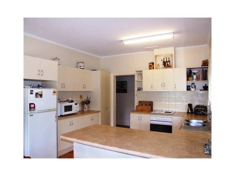 4 Lines Road, Strathalbyn SA 5255
