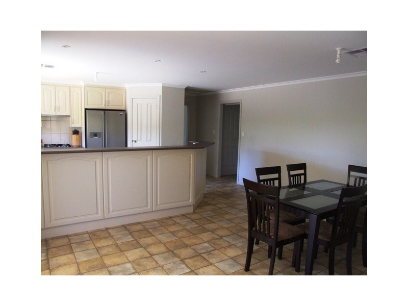 12 St Andrews Drive, Strathalbyn SA 5255