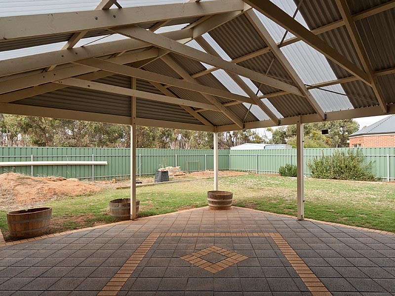 11 Strathmont Drive, Strathalbyn SA 5255