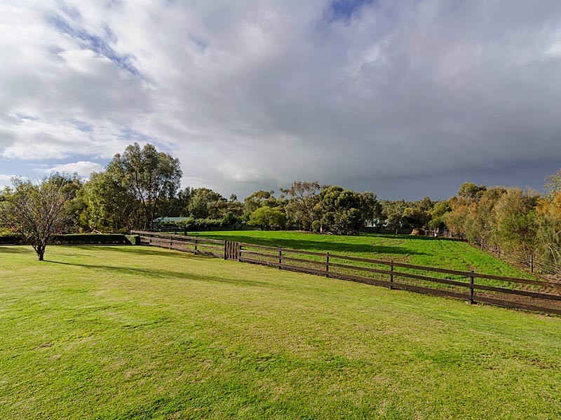 4 Jenkins Road, Strathalbyn SA 5255