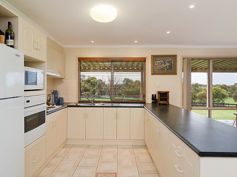 4 Jenkins Road, Strathalbyn SA 5255