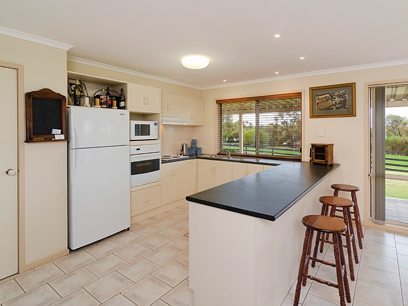 4 Jenkins Road, Strathalbyn SA 5255