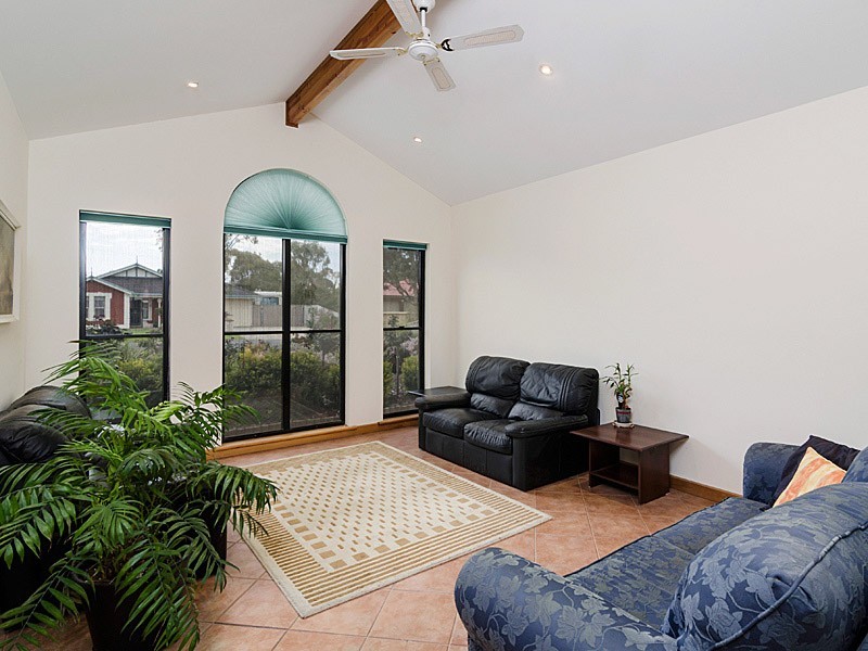 14 Garwood Ave, Strathalbyn SA 5255