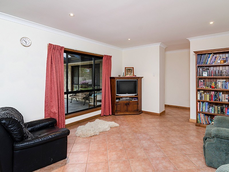 14 Garwood Ave, Strathalbyn SA 5255