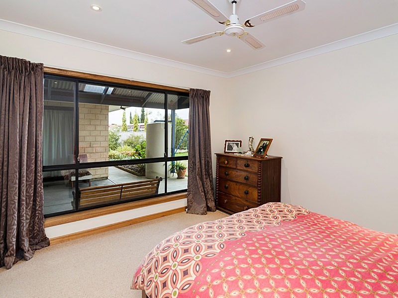 14 Garwood Ave, Strathalbyn SA 5255