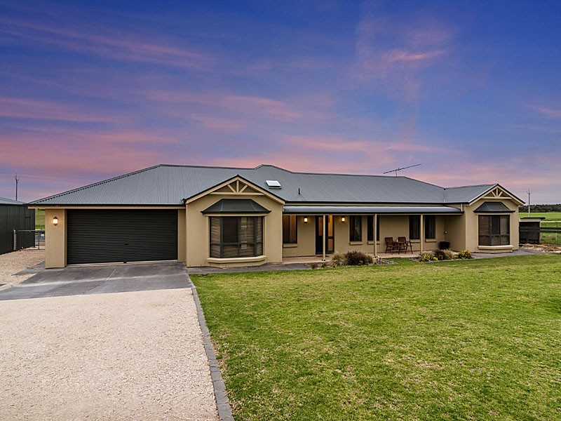 64 Lockaba Drive, Strathalbyn SA 5255