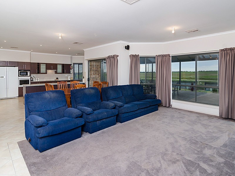 64 Lockaba Drive, Strathalbyn SA 5255