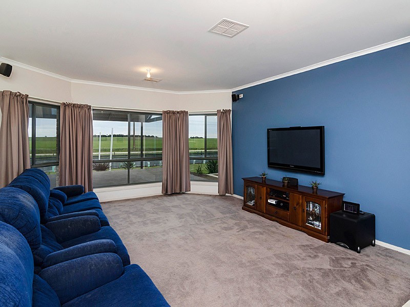 64 Lockaba Drive, Strathalbyn SA 5255